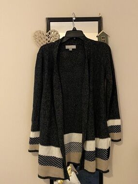 Carolyn Taylor Black Open-Front Cardigan with Cream and Tan Stripes